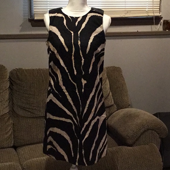 Loft Dress - Picture 1 of 8
